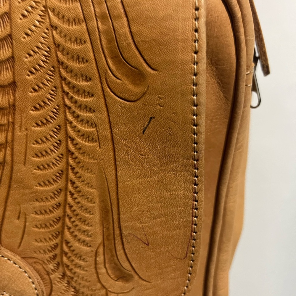 Sergios Collection Embossed Shoulder Bag - Picture 2 of 14
